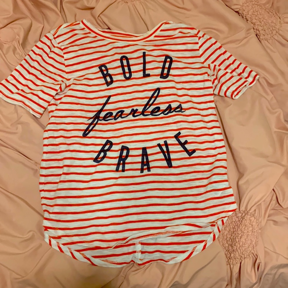 This Old Navy tee-shirt is unworn, clean, and very stylish.